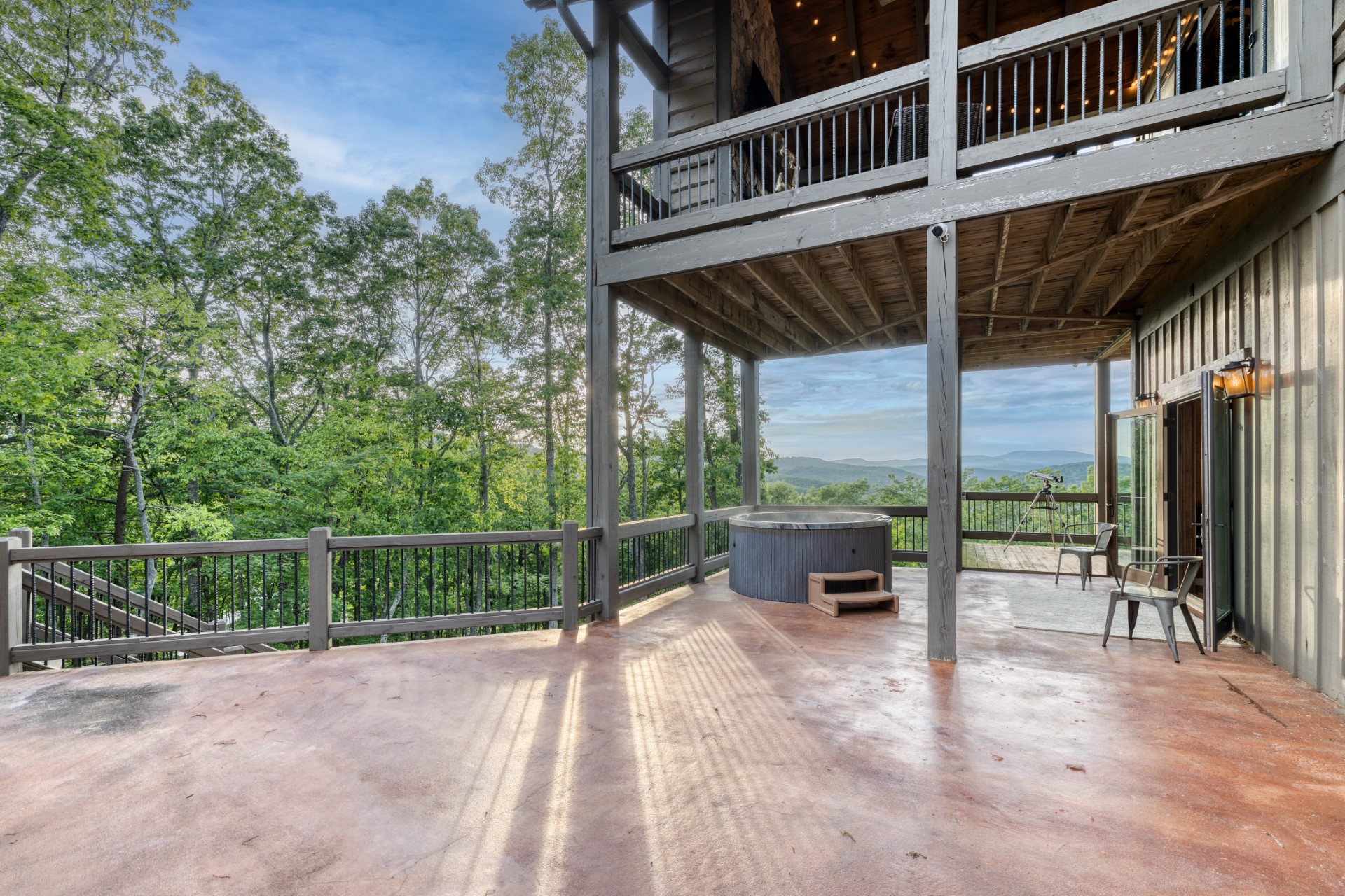 outdoor porch downstairs